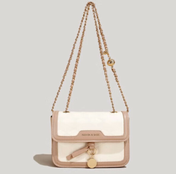 Hot recommended chain small square bag crossbody bag (khaki color)