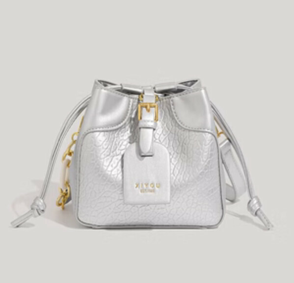 Hot Recommended Large Capacity Commuting Shoulder Crossbody Bag (Silver)