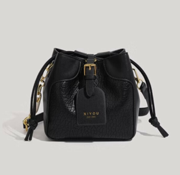 Hot Recommended Large Capacity Commuting Shoulder Crossbody Bag (Black)