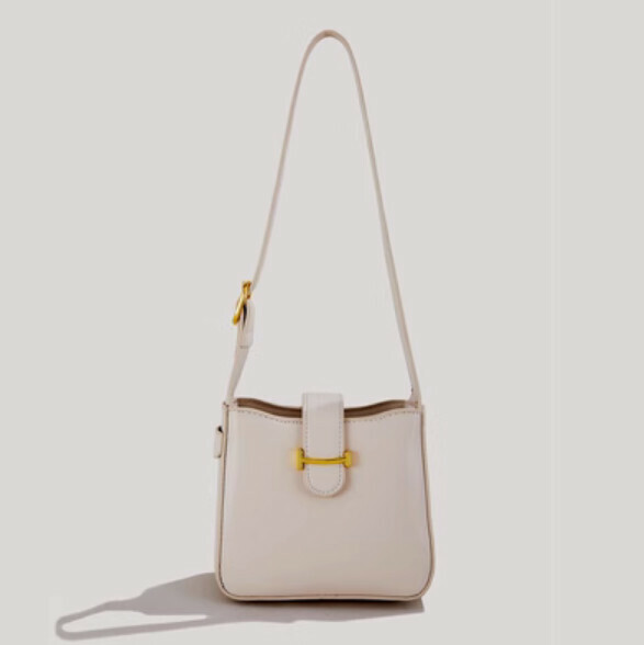 Popular trendy and simple cross-body small square bag (off-white)