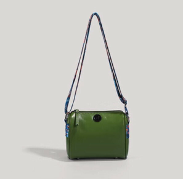 Hot push oil wax soft leather pillow shoulder crossbody bag (green)