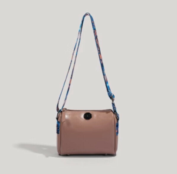Hot push oil wax soft leather pillow shoulder crossbody bag (pink)