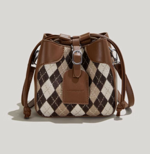 Popular high-end bucket crossbody bag (brown)