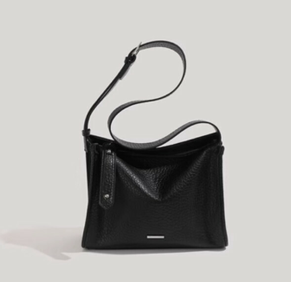 Popular commuter shoulder crossbody bag (black)