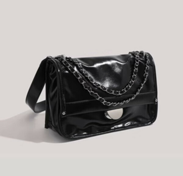 Popular large-capacity shoulder crossbody bag (black)