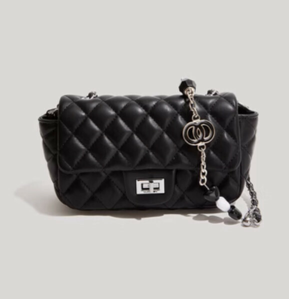 Hot style small fragrant shoulder crossbody bag (black horizontal style)