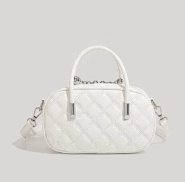 Popular pu leather diamond hand-held crossbody bag (off-white)