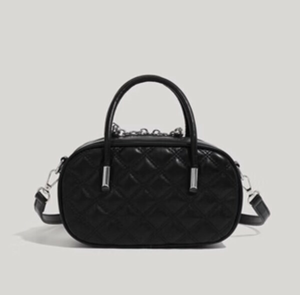 Popular pu leather rhombus hand-held crossbody bag (black)