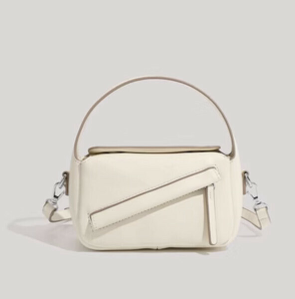 Popular pu leather versatile shoulder crossbody bag (off-white)