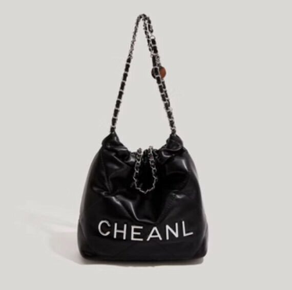 Popular small fragrant style rhombus chain pu leather bucket bag (white hardware black)