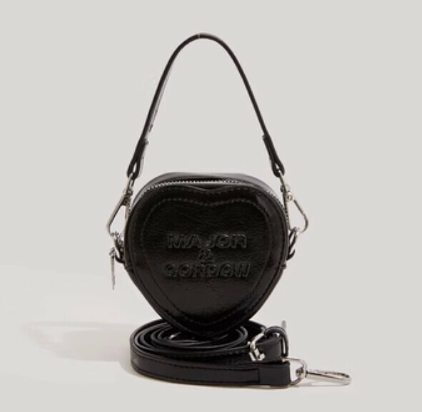 Popular pu leather mini peach heart hand-held crossbody bag (black)