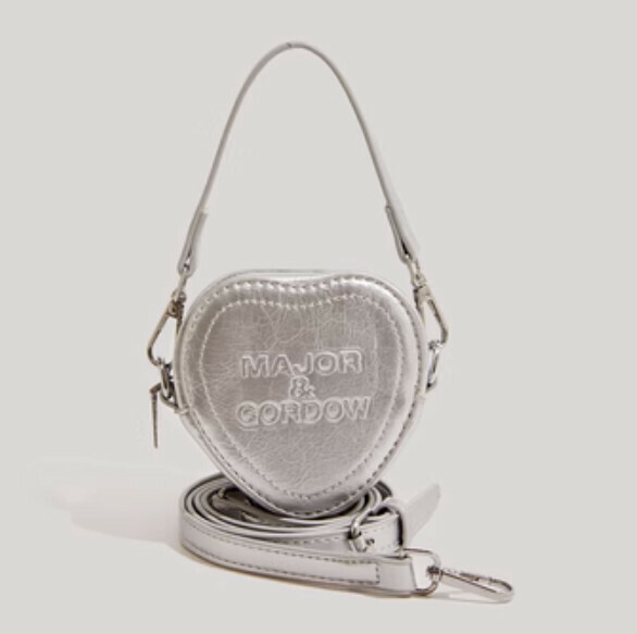 Popular pu leather mini peach heart hand-held crossbody bag (silver)