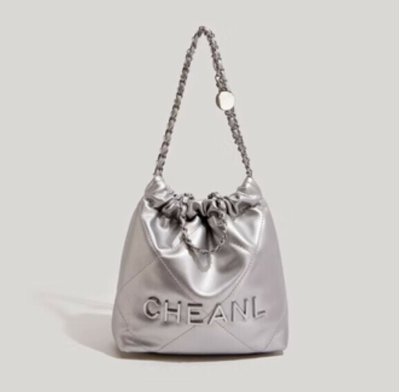 Popular small fragrant style rhombus chain pu leather bucket bag (silver)