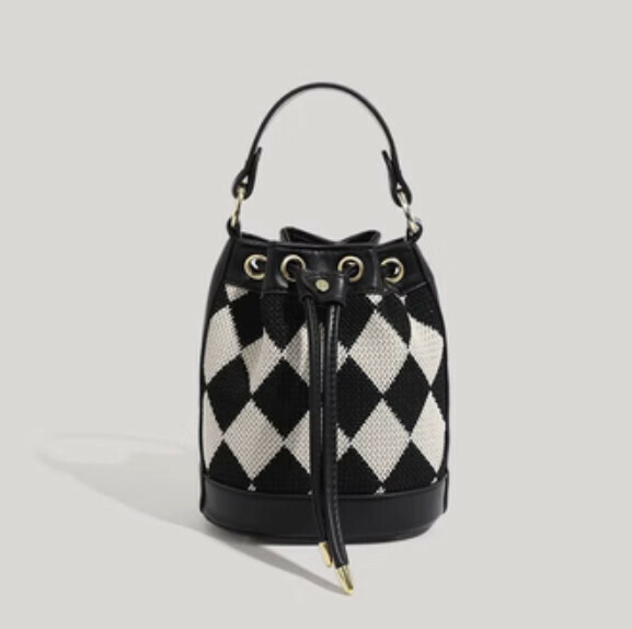 New diamond pattern bucket handbag (black)