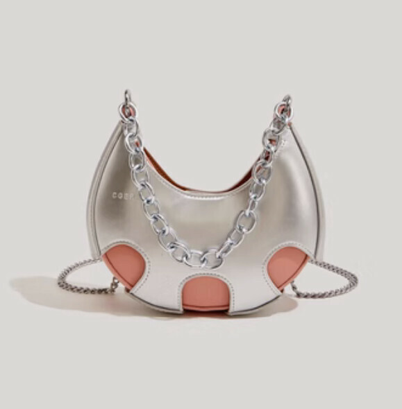 New Crescent Chain Crossbody Bag (Silver)
