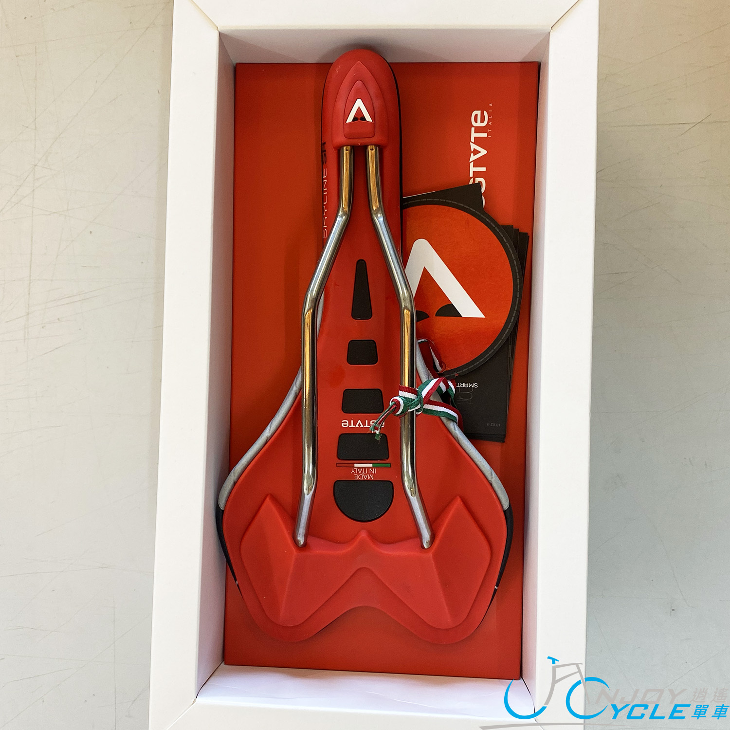 Astute SKYLINE SR Saddle Titan Rail