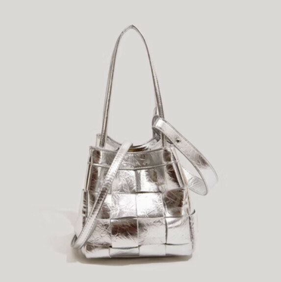 New pu leather large capacity portable bucket crossbody bag (silver)