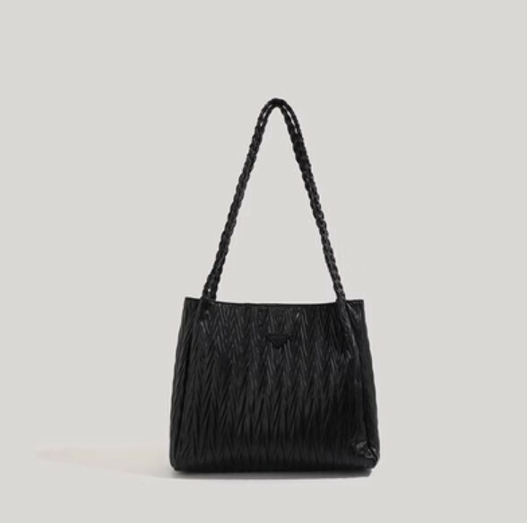 New fashionable one-shoulder pleated tote bag (black)