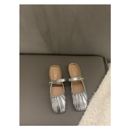Hot recommended flat toe cap slippers (silver & one size smaller/35-39) (contact customer service after placing order to confirm delivery size)