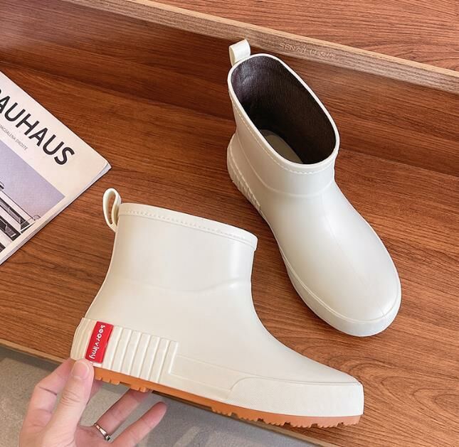 New style (white size 36-40) rain boots, short rubber shoes, water shoes, rain boots (contact customer service after placing the order to confirm the delivery size)