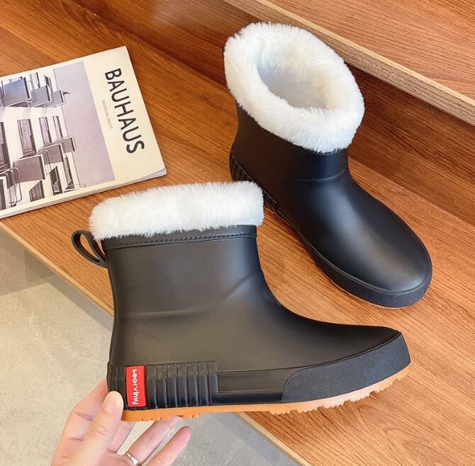 New style (black velvet model 36-40 sizes) rain boots, short rubber shoes, water shoes, rain boots (contact customer service after placing the order to confirm the delivery size)
