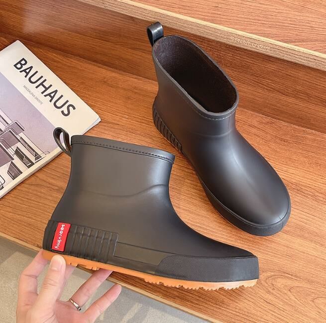 New style (black size 36-40) rain boots, short rubber shoes, water shoes, rain boots (contact customer service after placing the order to confirm the delivery size)