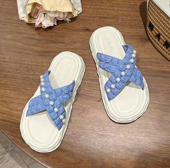 New style thick-soled sandals with a poop-like feel (pearl cross with blue) [size 36-41] [contact customer service after placing the order to confirm the delivery size]
