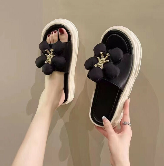 New style thick-soled sandals with a poop-like feel (bear black) [size 36-41] [contact customer service after placing the order to confirm the delivery size]