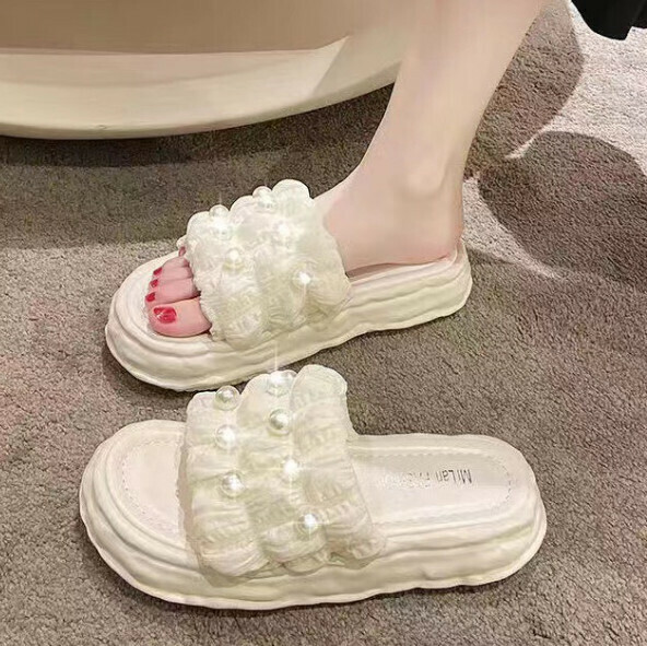 New style thick-soled sandals with a poop-like feel (one-piece with pearl white) [size 36-41] [contact customer service after placing the order to confirm the delivery size]