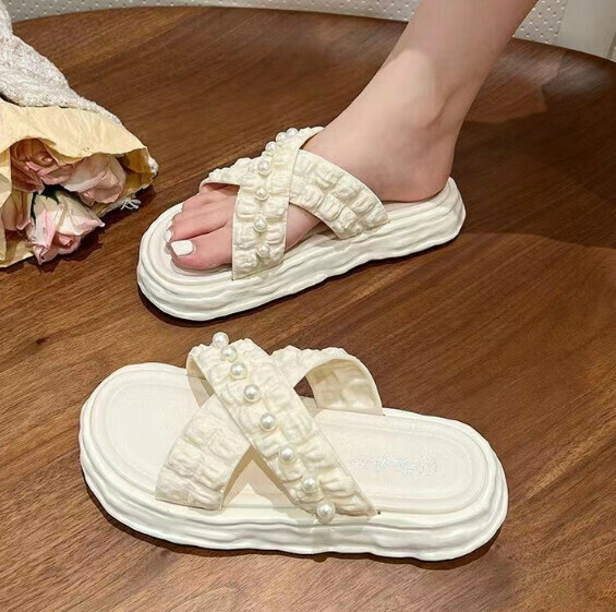 New style thick-soled sandals with a poop-like feel (white with pearl cross straps) [Sizes 36-41] [Contact customer service after placing the order to confirm the delivery size]