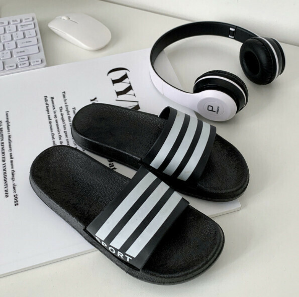 New three-bar slippers for outer wear (black) [size 36-45] [contact customer service after placing the order to confirm the delivery size]