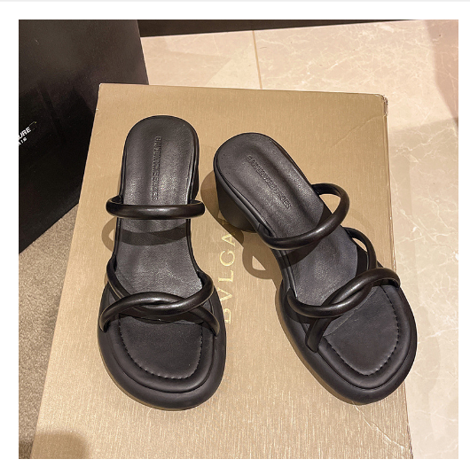 New thick heel sandals (black size 35-40) (contact customer service after placing order to confirm delivery size)