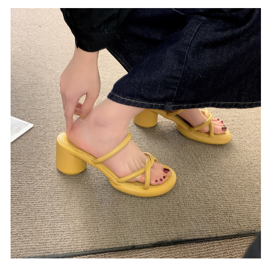 New thick heel sandals (apricot yellow size 35-40) (contact customer service after placing the order to confirm the delivery size)