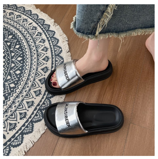 New thick-soled flip-flops (silver size 35-40) (contact customer service after placing an order to confirm delivery size)