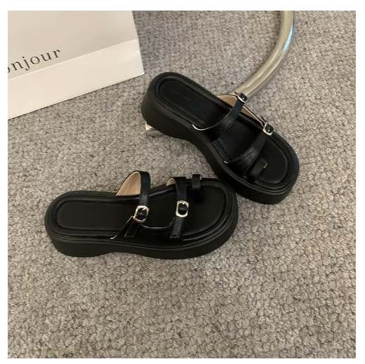 New thick-soled platform sandals (black sizes 35-39) (contact customer service after placing an order to confirm the delivery size)