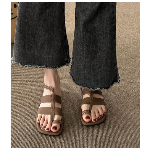 New square-toe flip-flops (dark brown size 35-40) (contact customer service after placing the order to confirm the delivery size)