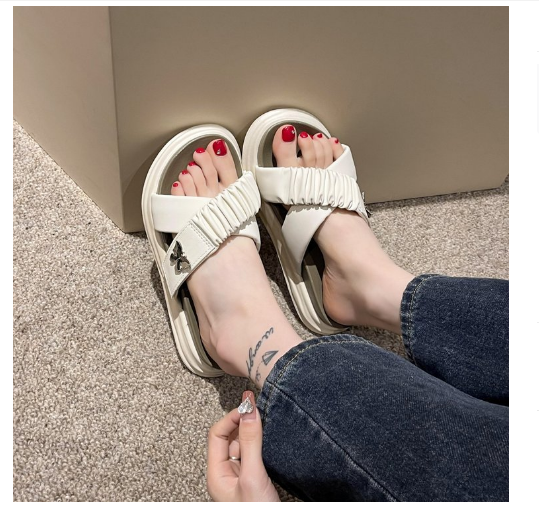 Hot selling thick-soled slippers (beige butterfly size 35-40) (contact customer service after placing the order to confirm the delivery size)
