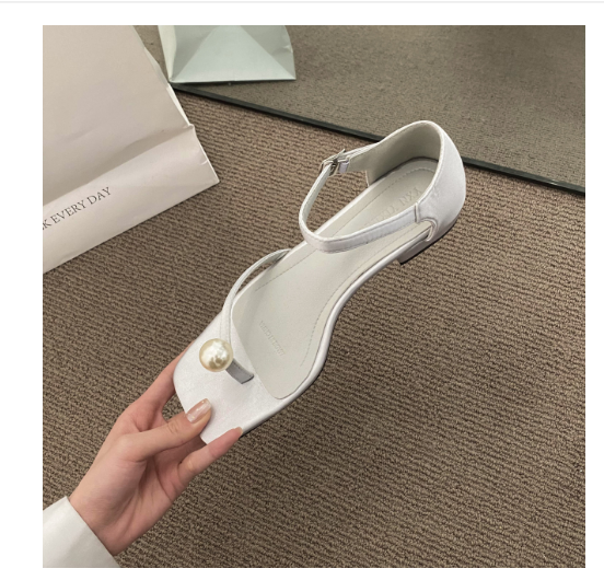 Hot selling pearl thong strap thick heel sandals (gray heel height 2CM/35-40 yards) (contact customer service after placing the order to confirm the delivery size)