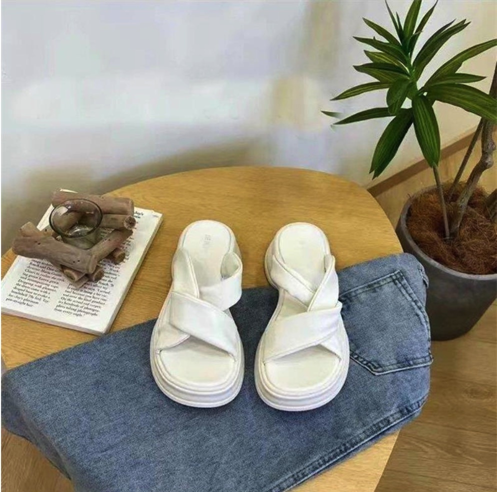 Hot selling sandals casual slippers (off-white slippers - size: 35-40) (contact customer service after placing the order to confirm the delivery size)