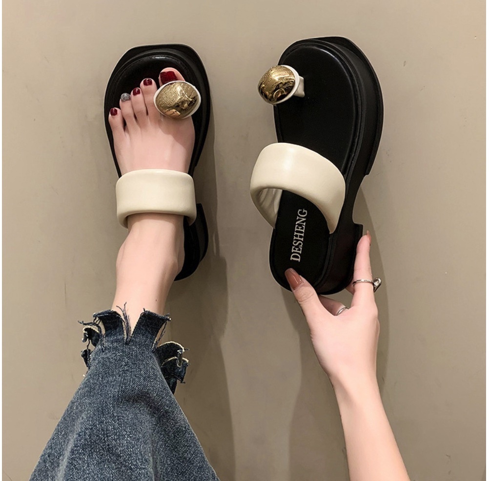 Hot selling retro thick-soled flip-toe slippers (off-white - size: 35-40) (contact customer service after placing the order to confirm the delivery size)