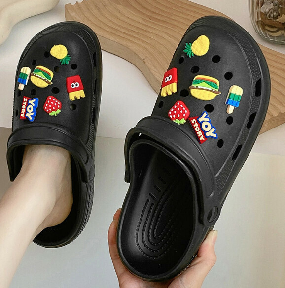 Hot selling Crocs [Black-Hamburg Crocs] (Size: 36-43 (one size larger) [Please contact customer service to confirm the delivery size after placing the order]