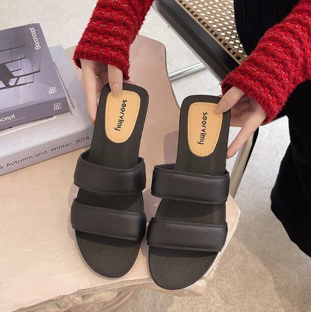 Hot selling (black size 35-40) slippers and outdoor sandals (contact customer service after placing the order to confirm the delivery size)