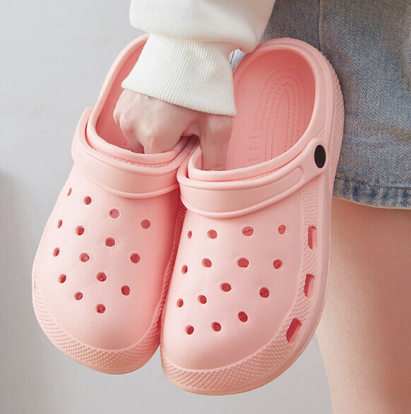 Hot Selling Baotou Crocs Sandals [Solid Color Crocs - Pink] (Size: 36-41 (one size larger) [Please contact customer service after placing the order to confirm the delivery size]