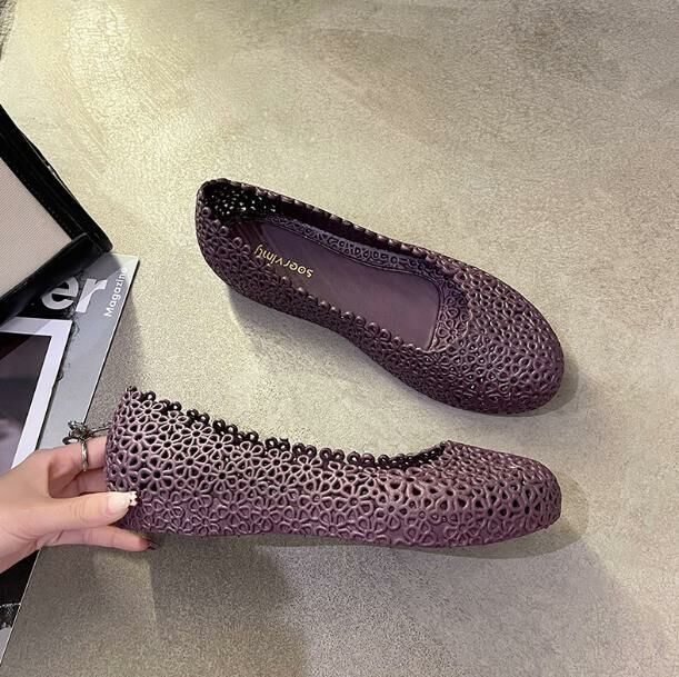 Hot Selling (Purple Size 35-40) Sandals Crocs (contact customer service after placing order to confirm delivery size)