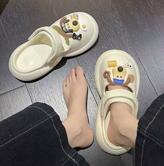 Hot selling cute and versatile toe-toe sandals and Crocs [White - Glasses Dog Crocs] (Size: 36-41) [Please contact customer service to confirm the delivery size after placing the order]