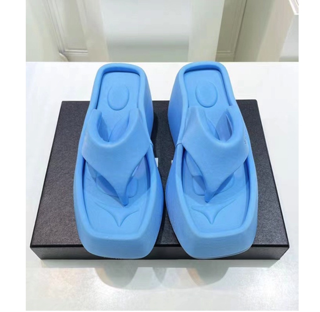 Hot selling outer wear platform thick-soled flip-flops for women (blue) (size 37-43) (contact customer service after placing the order to confirm the delivery size)