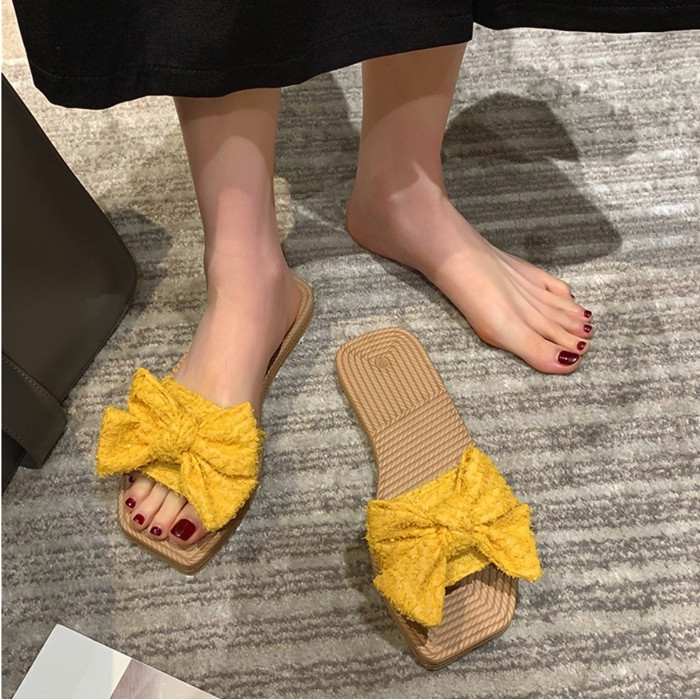 Popular bow summer outer wear slippers (yellow) (size 35-40) (contact customer service after placing the order to confirm the delivery size)