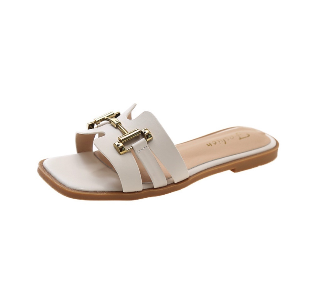 Hot style metal buckle chain flat sandals for outer wear (off-white) (size 35-40) (contact customer service after placing the order to confirm the delivery size)
