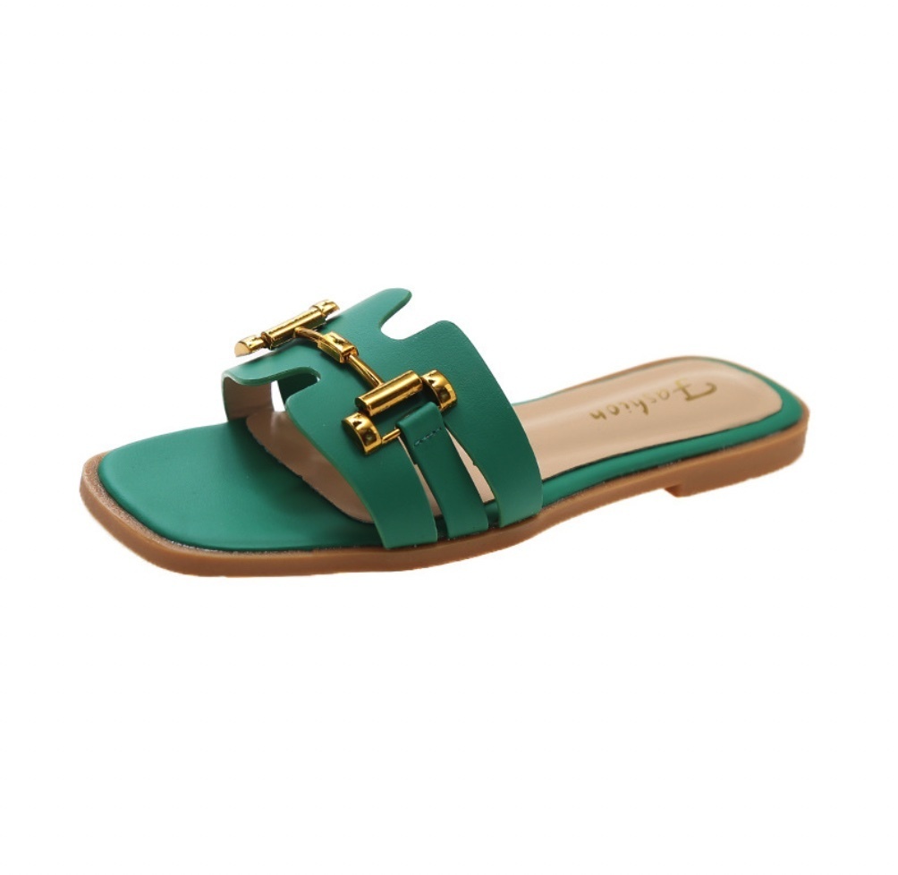 Popular outer wear metal buckle chain flat sandals (green) (35-40 sizes) (contact customer service after placing the order to confirm the delivery size)