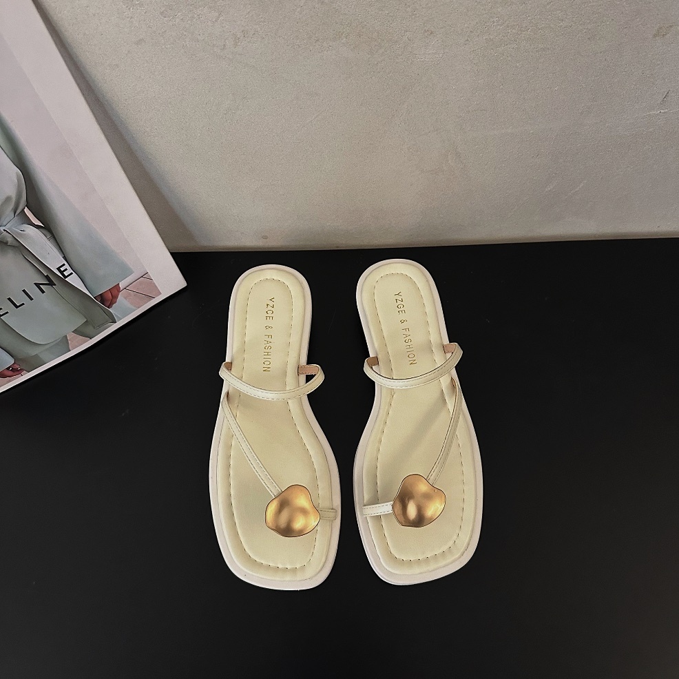 Popular niche fairy style thong toe thick heel sandals (off-white) (size 35-40) (contact customer service after placing the order to confirm the delivery size)